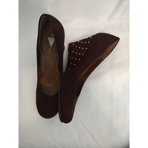 Aerosoles Wedge Shoes Womens Size 9.5 Brown Suede Gold Studded Heel Comfort - Picture 3 of 6